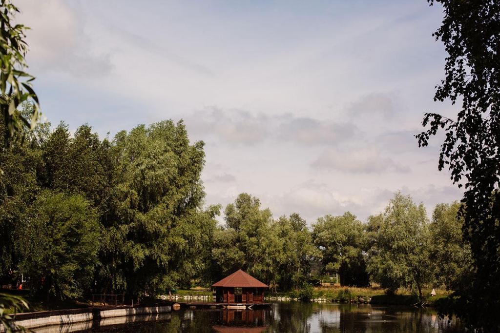 Hotel Veselyj Zajets Pirnove Zewnętrze zdjęcie